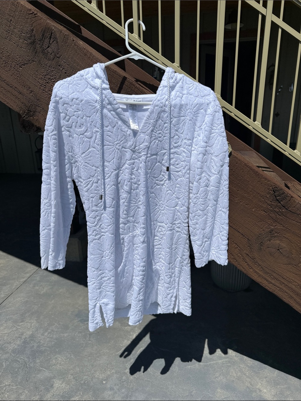 Tommy Bahama White Textured Floral Hooded Swim Coverup